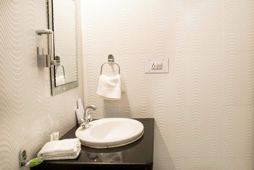 Hotel Treebo Trend Celebriti Manali Vashist Esterno foto