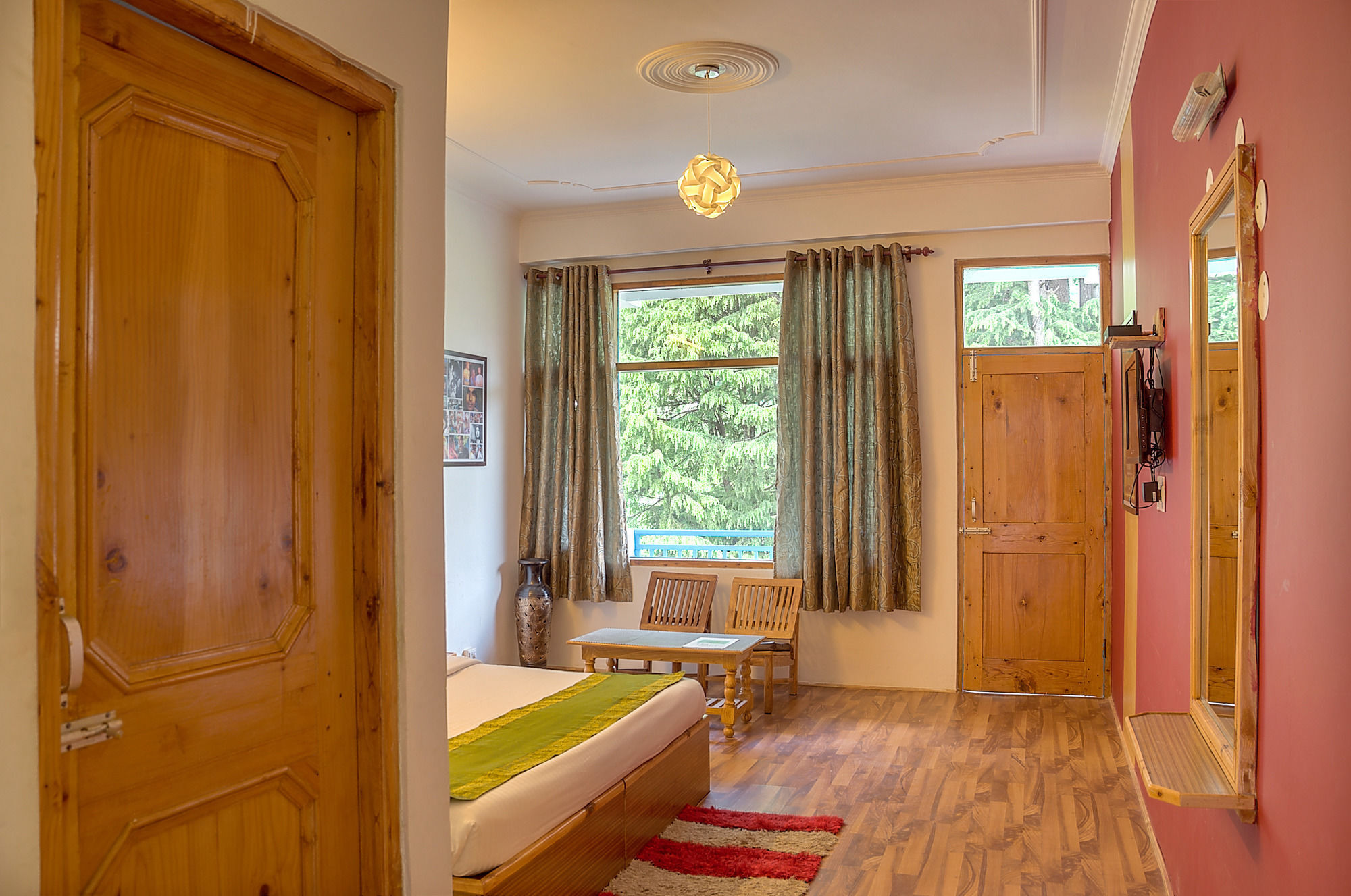 Hotel Treebo Trend Celebriti Manali Vashist Esterno foto