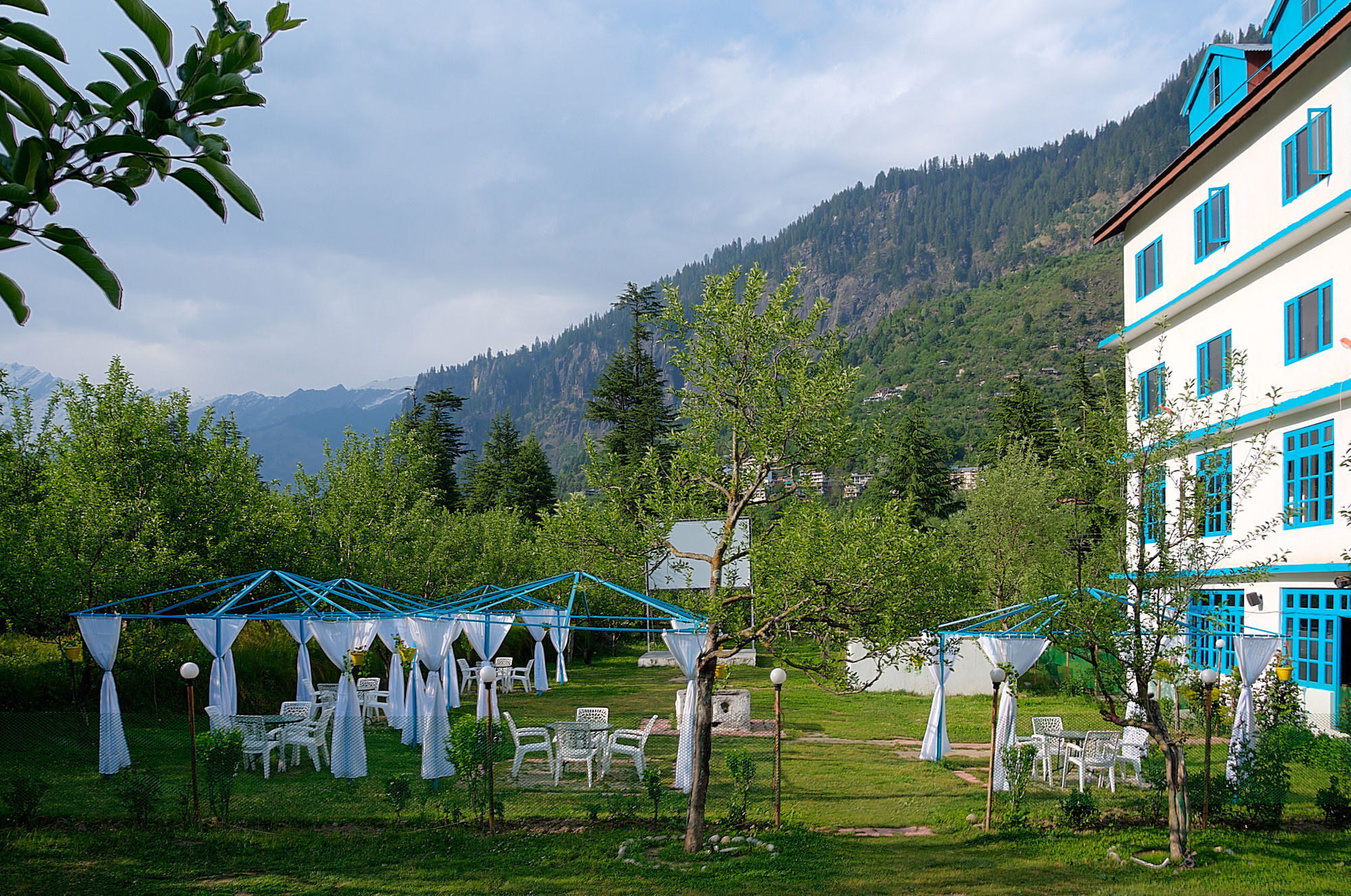 Hotel Treebo Trend Celebriti Manali Vashist Esterno foto